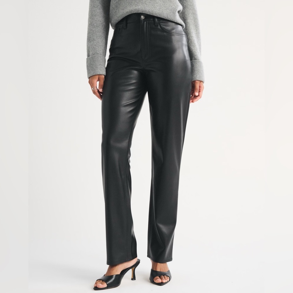 NWOT Abercrombie & Fitch Curve Love High Rise 90s Straight Vegan Leather Pant